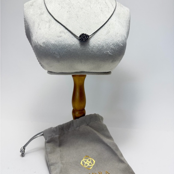 Kendra Scott Accessories - Kendra Scott Black Pendant Necklace